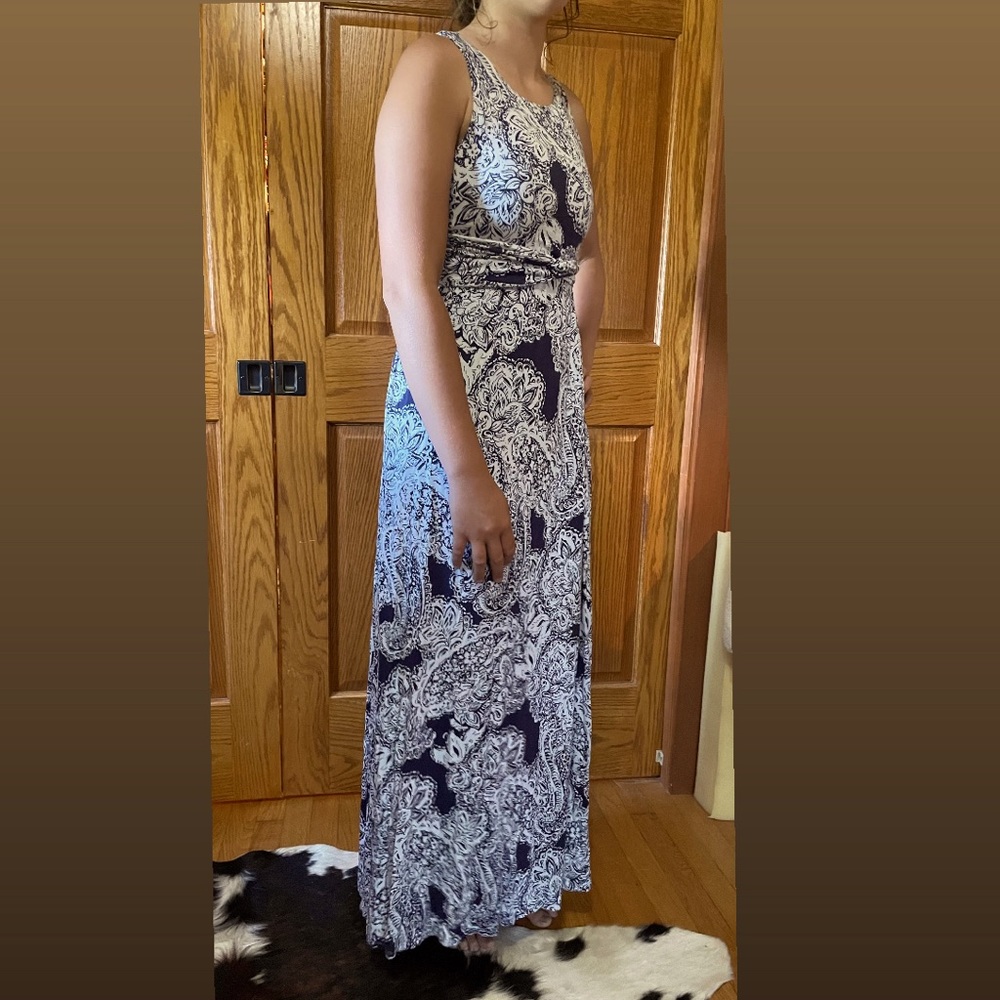 Sleeveless Navy & White Paisley Maxi Dress